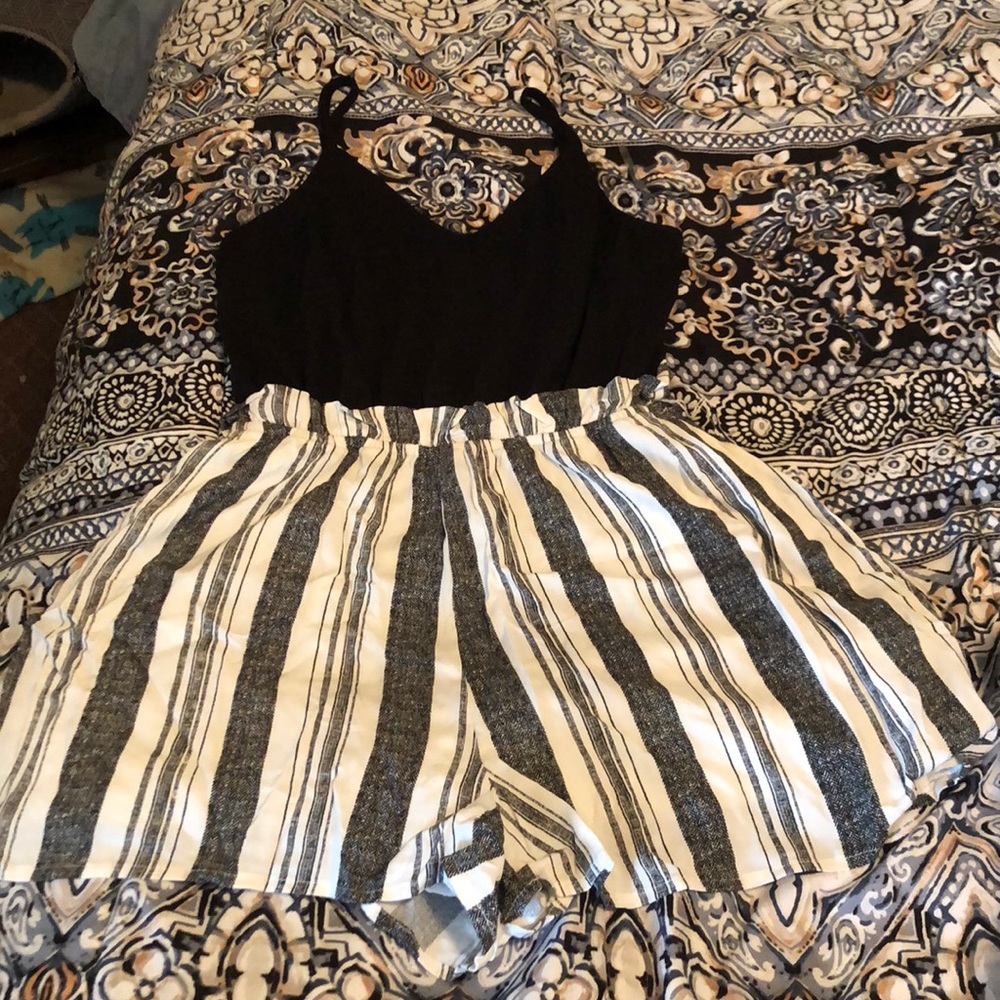 Black &stripe romper